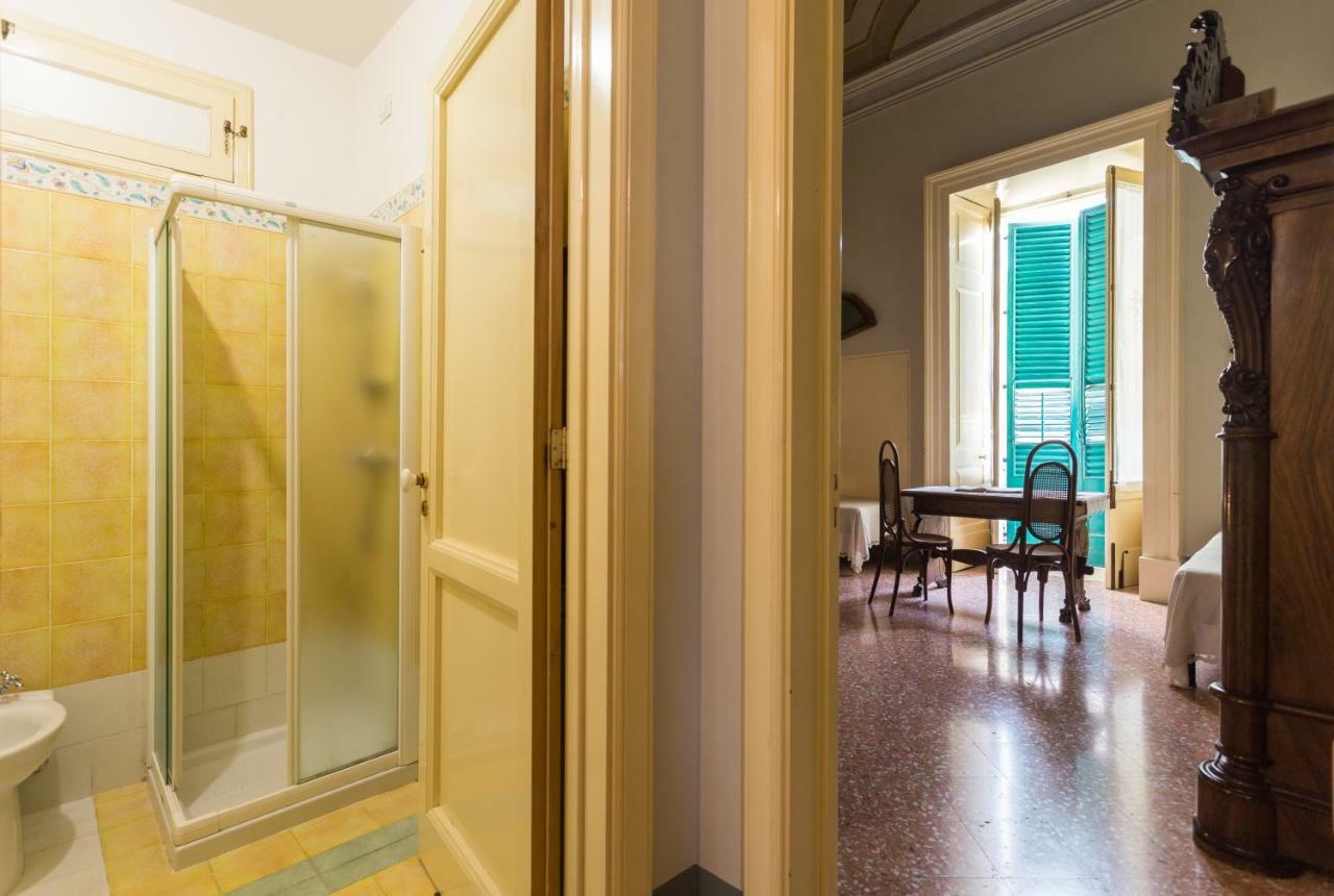 Palazzo Leuzzi B&B Галатоне Экстерьер фото